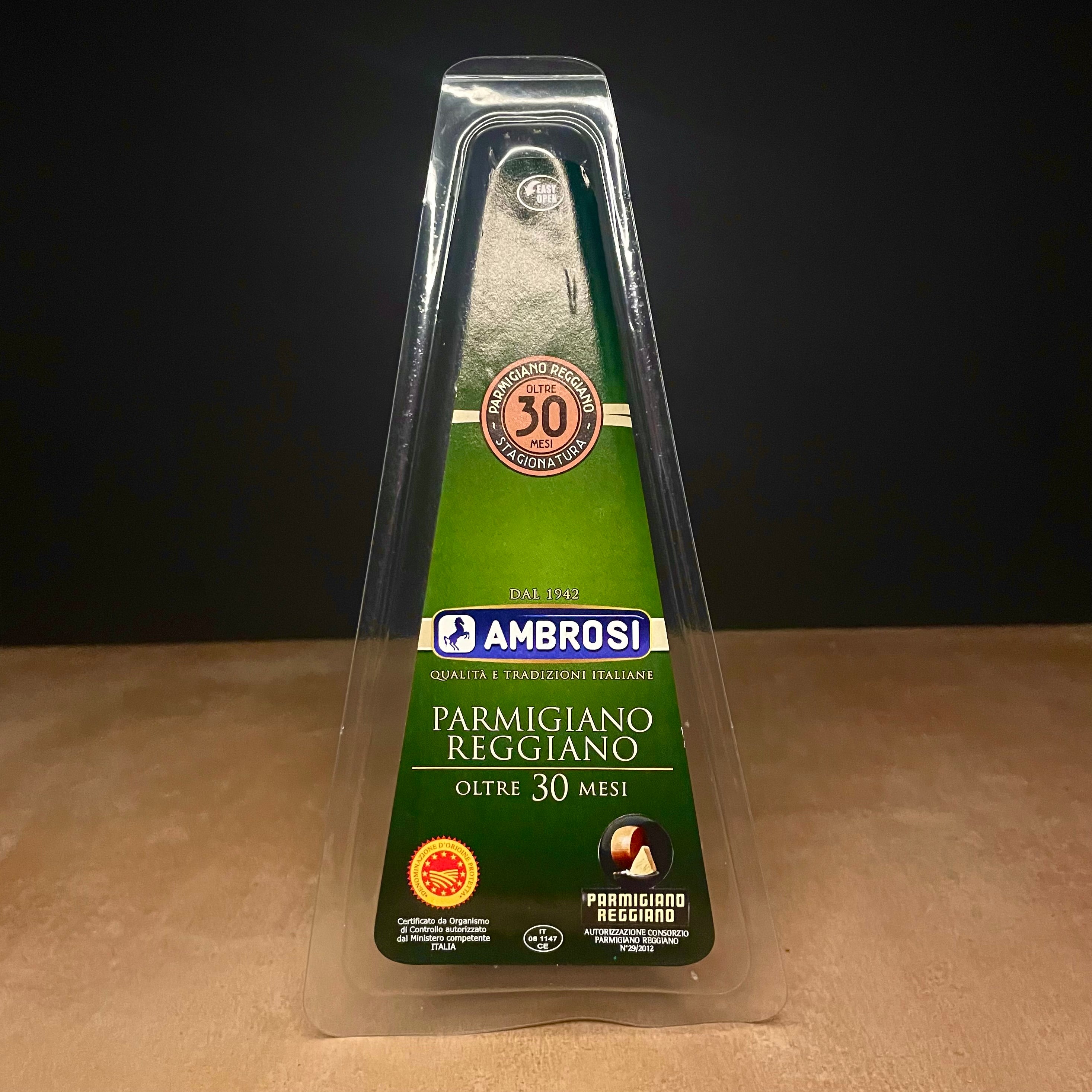 Wedge of 30-month aged Parmigiano Reggiano DOP, 150g