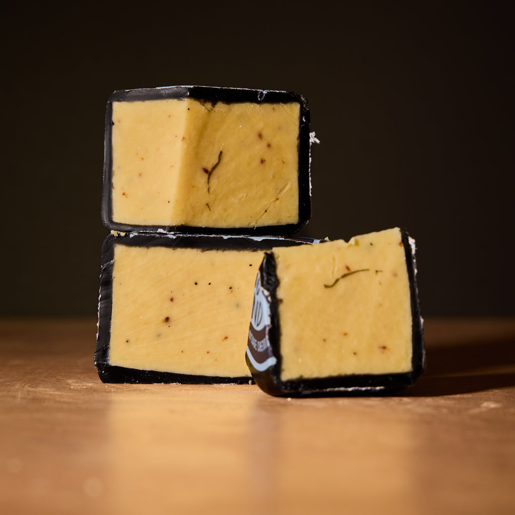 Godminster Organic Cheddar with Truffle 200g Olives&Oils(O&O)